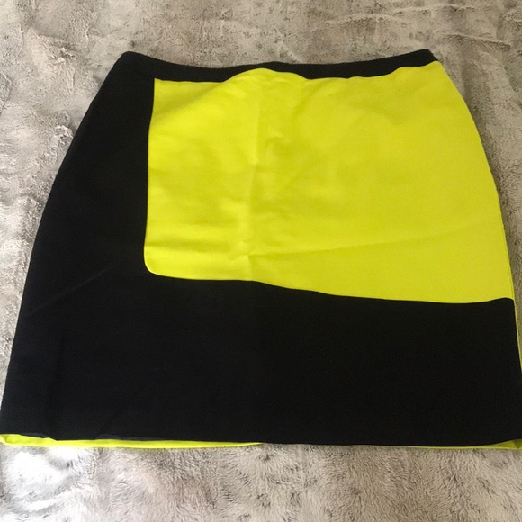 Bright yellow & black pencil skirt 14 color block back zip & darts mid rise 🐝 - Picture 1 of 8